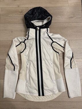 Lululemon Women's Cream Hooded Zip-Up Performance Jacket